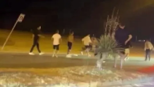 'Yan baktın' kavgası kanlı bitti: Polis yaralandı, 3 tutuklama