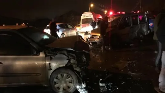 Sakarya'da 3 araç birbirine girdi: 4 yaralı