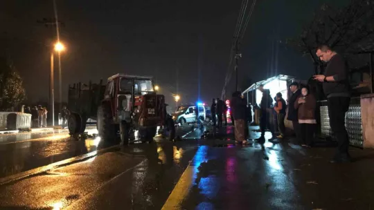 Sakarya'da 3 araç birbirine girdi: 4 yaralı