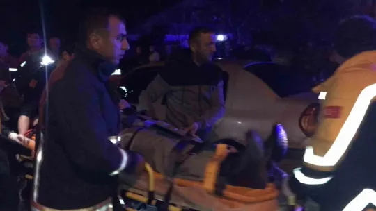 Sakarya'da 3 araç birbirine girdi: 4 yaralı