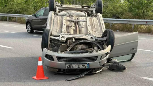 Sakarya'da ciple çarpışan otomobil takla attı: 1 yaralı