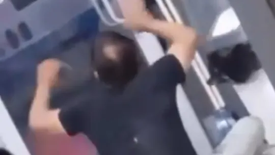 Sakarya'da polisle çatıştı, bacağından vuruldu