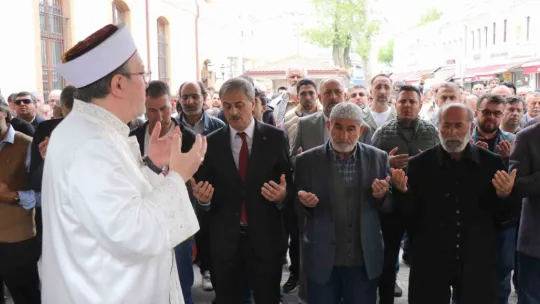 Sakarya'da gıyabi cenaze namazı kılındı