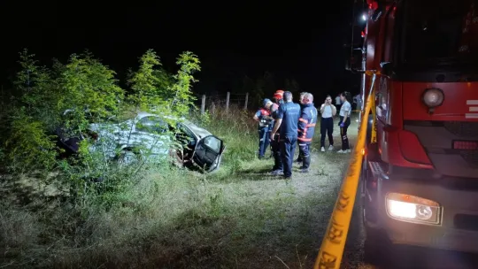 Sakarya'da kontrolden çıkan otomobil hurdaya döndü: 1 ölü, 1 yaralı