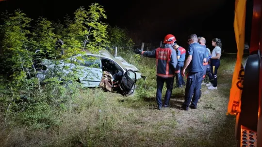 Sakarya'da kontrolden çıkan otomobil hurdaya döndü: 1 ölü, 1 yaralı