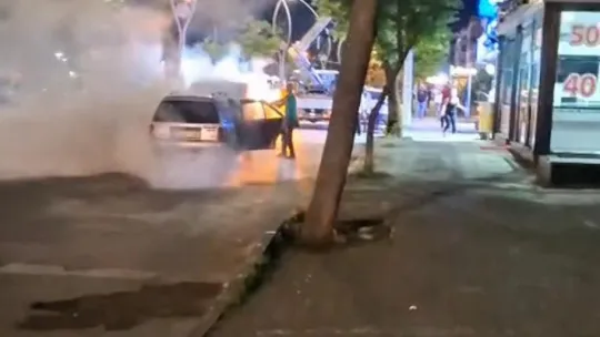Sakarya'da otomobil alevlere teslim oldu