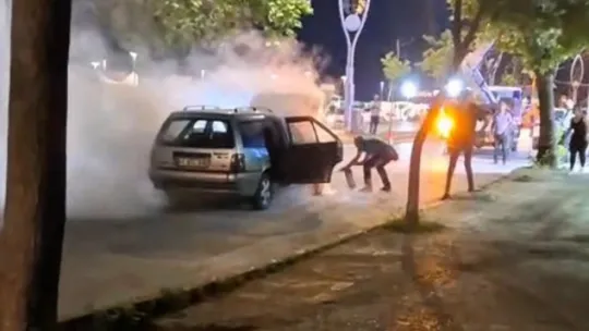 Sakarya'da otomobil alevlere teslim oldu