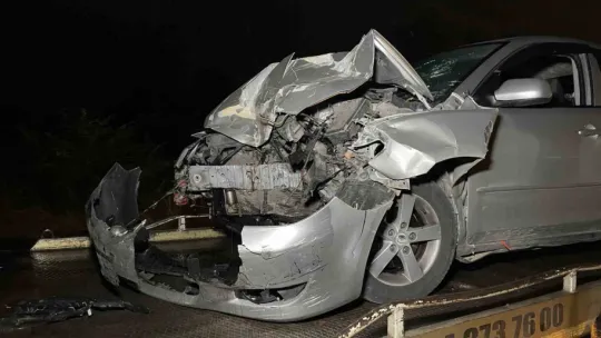 Sakarya'da iki araç kafa kafaya çarpıştı: 5 yaralı