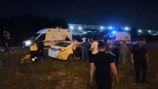 Sakarya'da otomobil ile panelvan çarpıştı: 6 yaralı