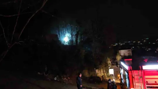Sakarya'da tek katlı ev alevlere teslim oldu