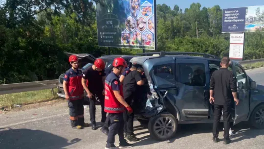 Sapanca'da zincirleme kaza: 3 kişi yaralandı