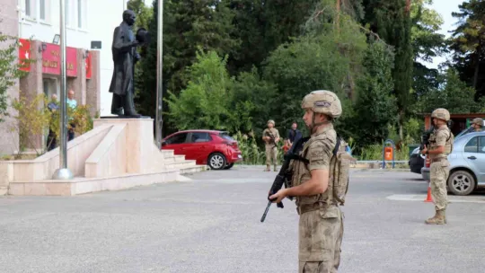 Sakarya merkezli dev dolandırıcılık çetesi çökertildi