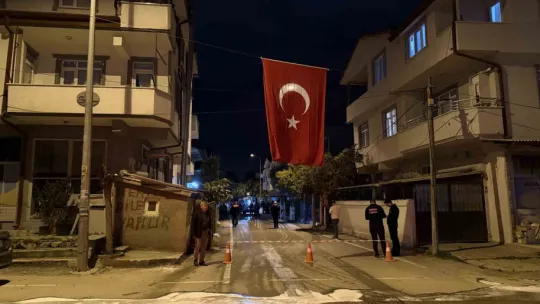 Sakaryalı şehidin baba ocağına Türk bayrağı asıldı