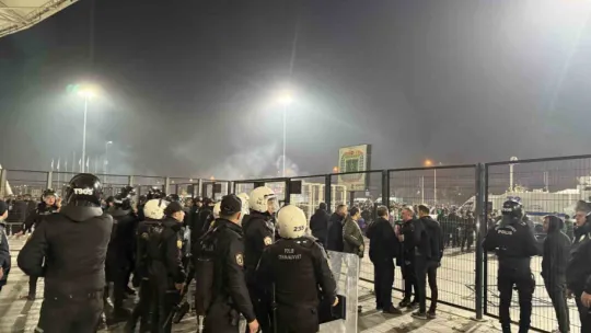 Sakaryaspor-Kocaelispor maçında ortalık karıştı!
