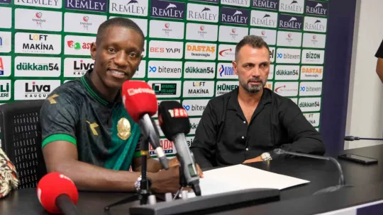 Sakaryaspor bombayı patlattı