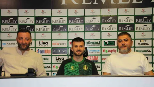Sakaryaspor, Murat Cem Akpınar'ı yeniden kiraladı