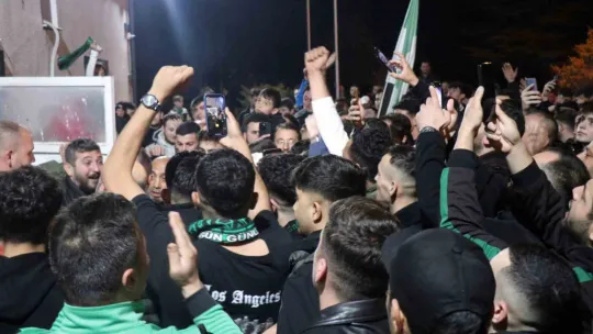 Sakarya, Kocaelispor galibiyetinden sonra sokaklara döküldü