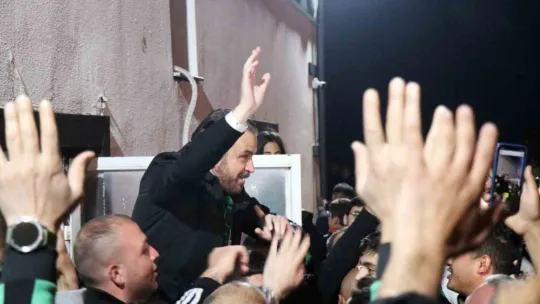 Sakarya, Kocaelispor galibiyetinden sonra sokaklara döküldü