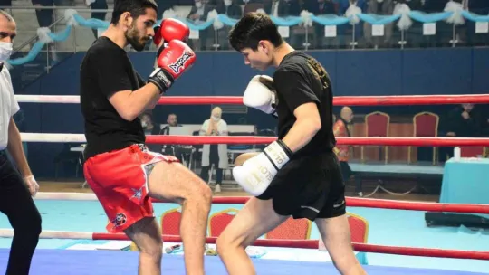 Türkiye Şampiyonası ile Uluslararası Türk Cumhuriyetleri Kick Boks Şampiyonası'nı da Kocaeli ilimize verdik