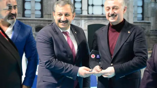 Türkiye Şampiyonası ile Uluslararası Türk Cumhuriyetleri Kick Boks Şampiyonası'nı da Kocaeli ilimize verdik