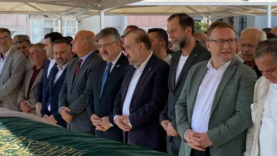 Minik Ekin gözyaşları içinde son yolculuğuna uğurlandı