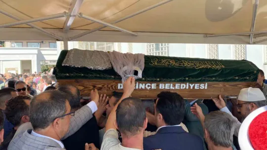 Minik Ekin gözyaşları içinde son yolculuğuna uğurlandı