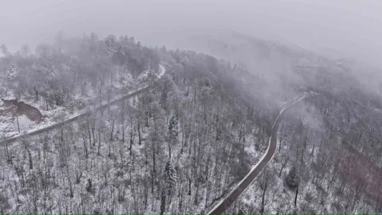 Samanlı Dağları'nın zirvesi beyaza büründü