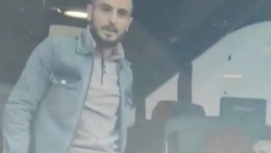 Otobüsü kaçırmak istedi!