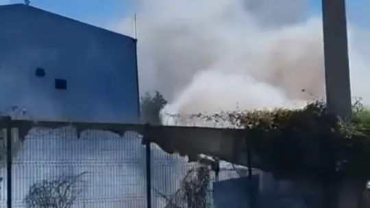 Sanayi sitesinin bahçesinde yangın
