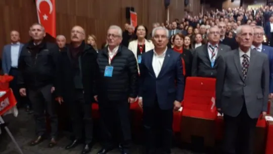 Sarıbay salonda alkış istemedi
