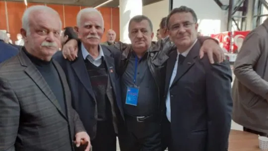 Sarıbay salonda alkış istemedi