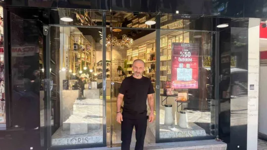 Şaşırtan hırsızlık: Dükkanın önündeki sigara paketini çaldı