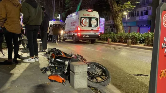 İzmit'teki motosiklet kazasında 2 kişi ağır yaralandı