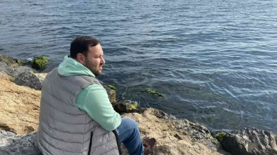 Sedyeden atlayıp gazetecilere koşmuştu, o anları anlattı