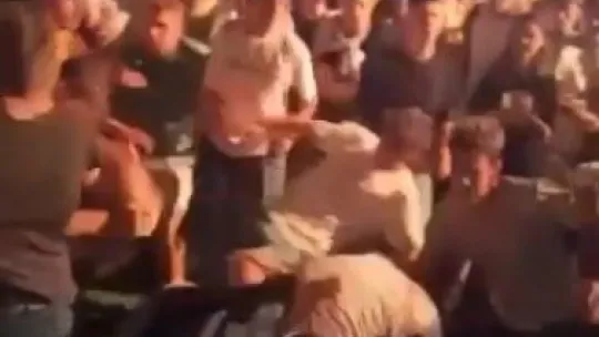 Sefo konserinde gençler birbirine girdi