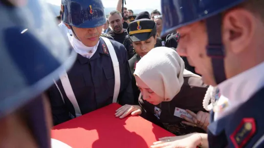Şehidin eşi: Ben söz verdim ağlamayacağım