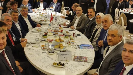 Şehit ailelerine hakaret eden Lütfü Türkkan ile aynı kareye girmedi