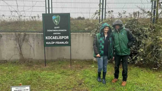 Şehit öğretmenler için stadyum çevresine ağaç diktiler