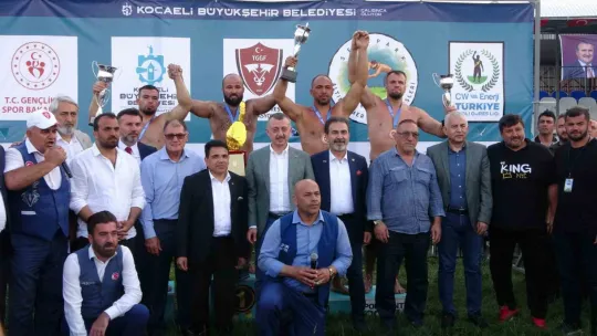 Seka Park'ta başpehlivan belli oldu