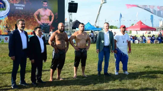 Seka Park'ta başpehlivan belli oldu