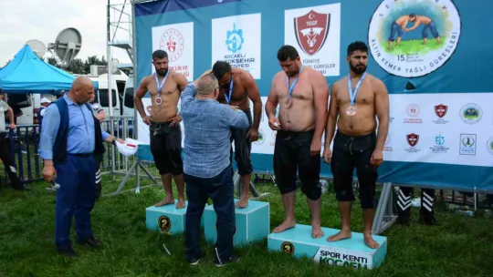 Seka Park'ta başpehlivan belli oldu