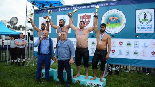Seka Park'ta başpehlivan belli oldu