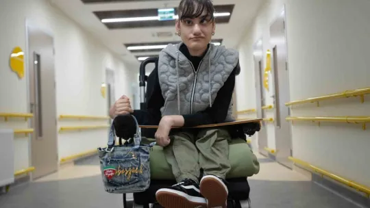 Serebral palsili Şevval, Korece ve İngilizce öğrenip köşe yazarı oldu