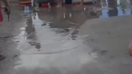 Serinlemek için denize giren 2 kişi boğulmaktan kurtarıldı
