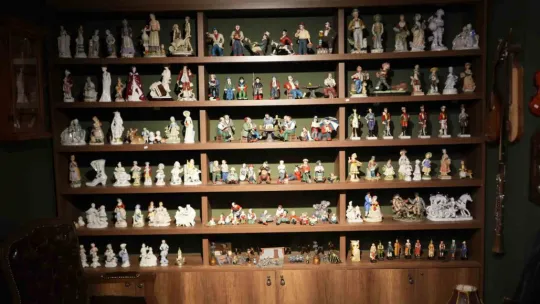 Servet değerindeki çakmaklar görenlerin ilgisini çekiyor