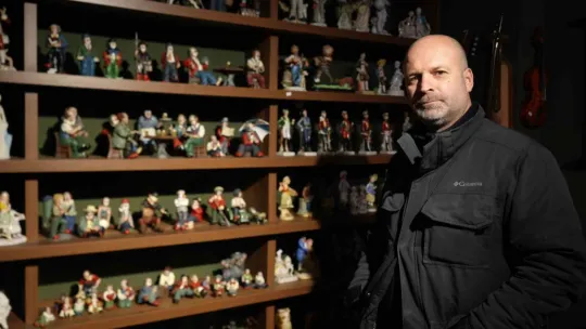 Servet değerindeki çakmaklar görenlerin ilgisini çekiyor