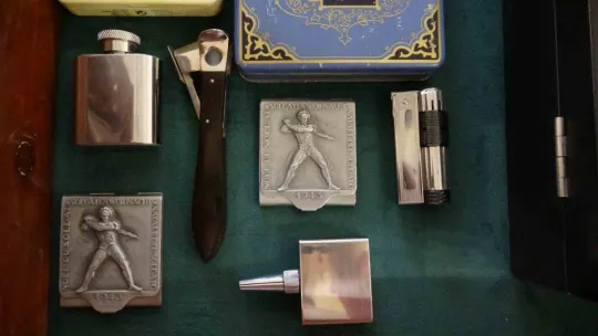 Servet değerindeki çakmaklar görenlerin ilgisini çekiyor