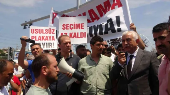 Servis esnafından büyük tepki: Büyükşehir'e yürüdüler