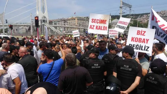 Servis esnafından büyük tepki: Büyükşehir'e yürüdüler