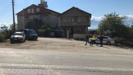 Servis minibüsü kaza yaptı: Yaralılar var!